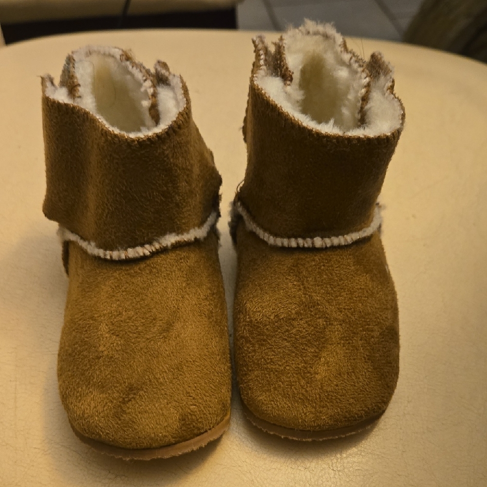 Wonderkids Tan Faux-Suede Baby Walker Boots with White Plush Lining